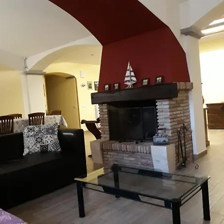 La Camelia Bed & Breakfast
