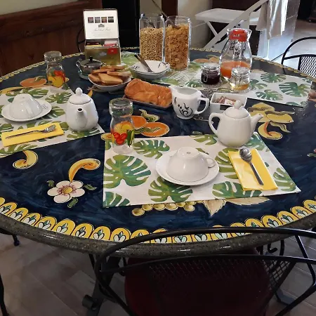 Bed & Breakfast La Camelia *
