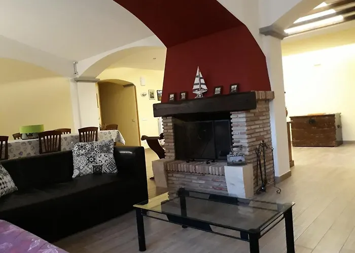 La Camelia Bed and Breakfast